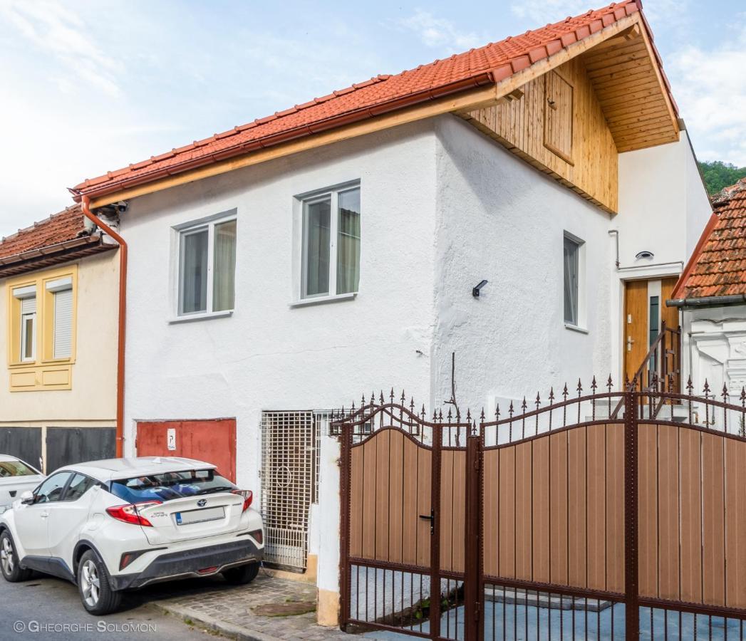 Red Fountain Studio Brasov Exterior photo